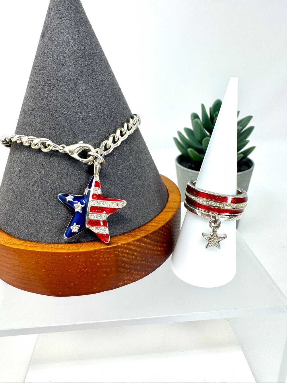Rare Vintage Y2K Era Tommy Hilfiger Patriotic Inspired Jewelry Set - Picture 3 of 16